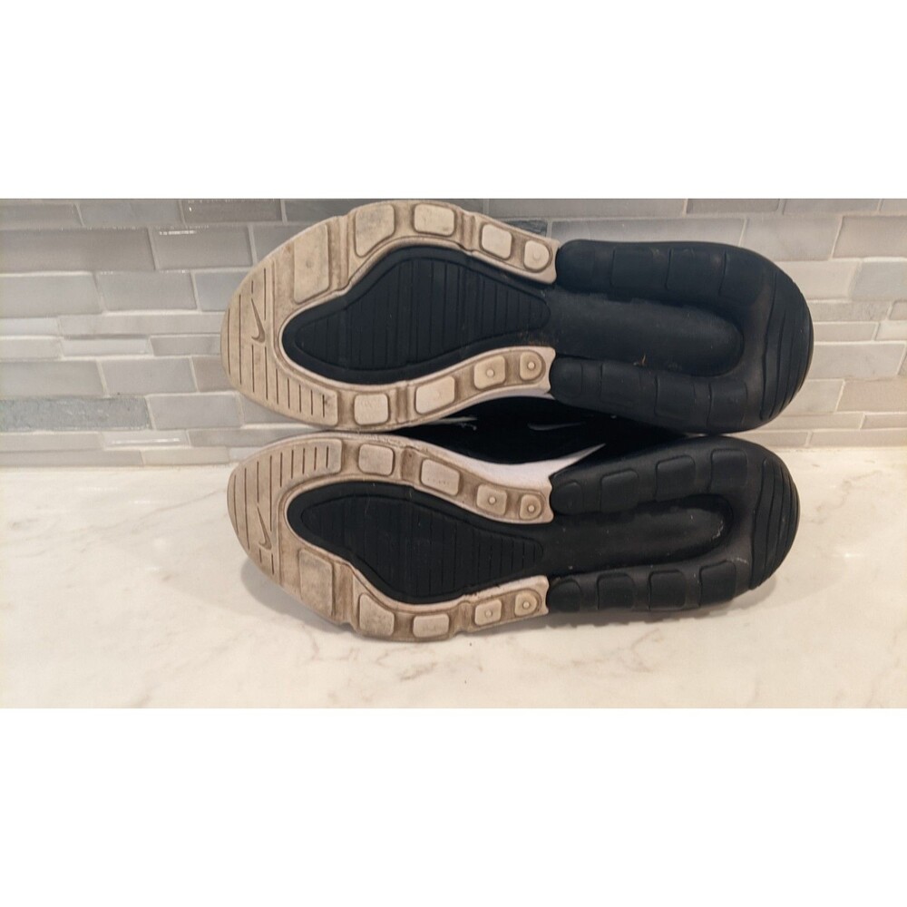 Wmn's NIKE Air Max 270 Black/White Breathable Mesh Lightweight Running Shoe 7.5 - Picture 11 of 14